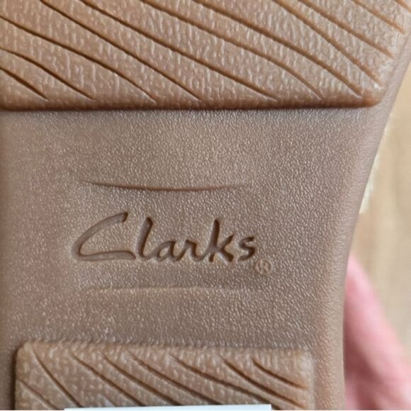 Clarks Elaina Ruby Loafers Leather Uppers Warm Beige 7.5 Wide Contemporary Work - Picture 14 of 14